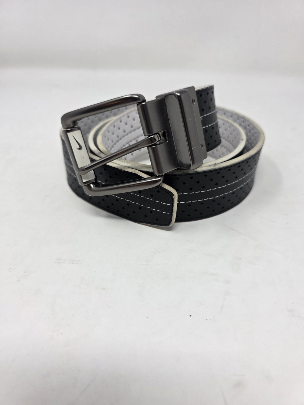 Nike Golf Reversible Belt Black White Perforated Leather Twist Buckle Size 33